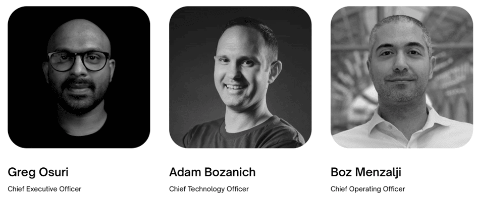 Le CEO Greg Osuri, le CTO Adam Bozanich et le CEO Boz Menzalji d'Akash Network