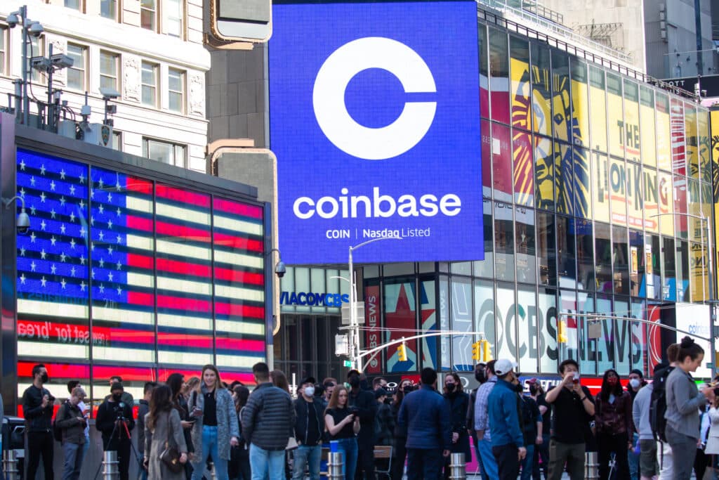 Coinbase remonte en flèche dans l’App Store américain : Top 1 finance et top 10 global